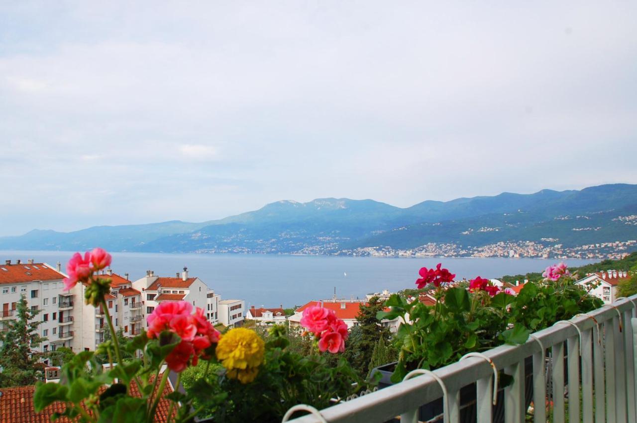 Apartment Rijeka With Sea View Buitenkant foto