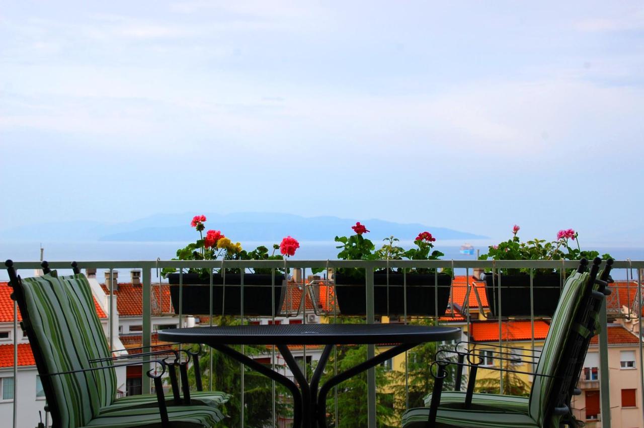 Apartment Rijeka With Sea View Buitenkant foto